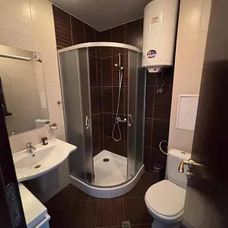 Smart - Refurbished With Balcony And Parking בנסקו