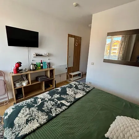 דירה Smart - Refurbished With Balcony And Parking בנסקו